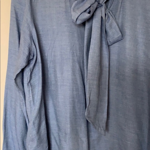 Loft chambray tie blouse 🌸 - Picture 4 of 7